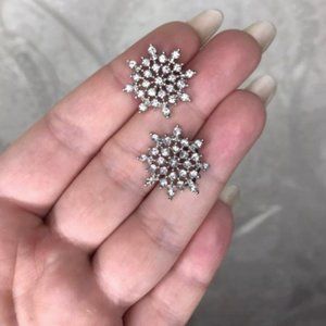 Lightweight Snowflake Earrings